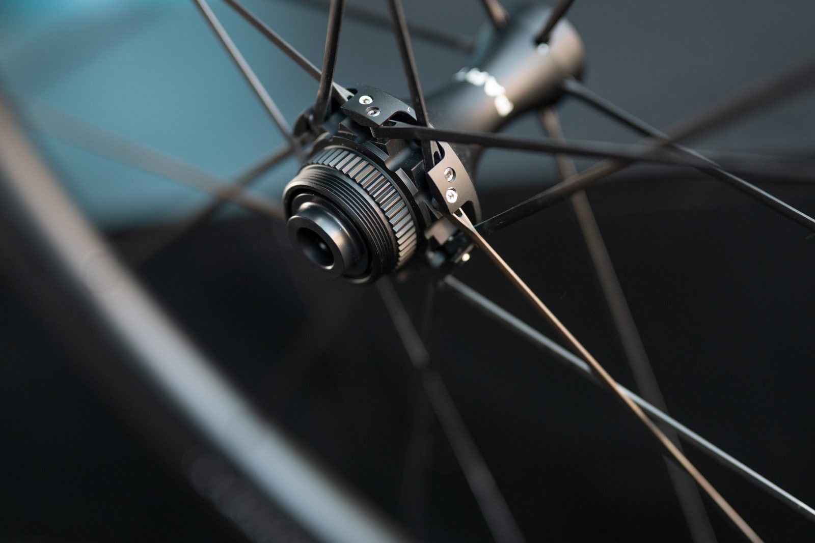 Partington R-Series Performance Ti hub and replaceable composite spoke interface
