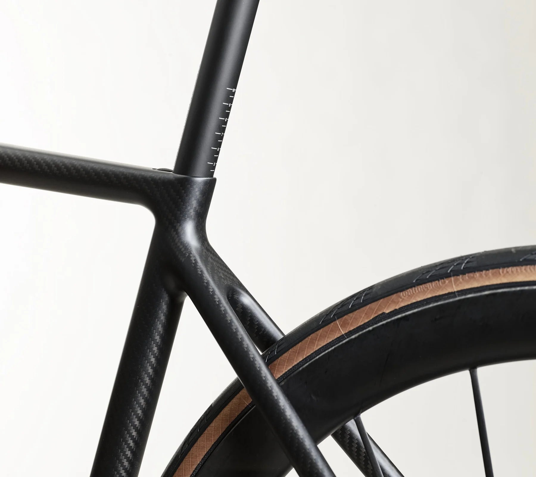SWI Aequus seat cluster and 27.2mm seatpost detail in Raw Matte