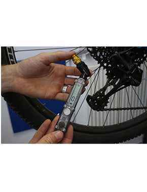 LEZYNE DIGITAL HANDHELD DIGITAL CHECK DRIVE PRESSURE GAUGE