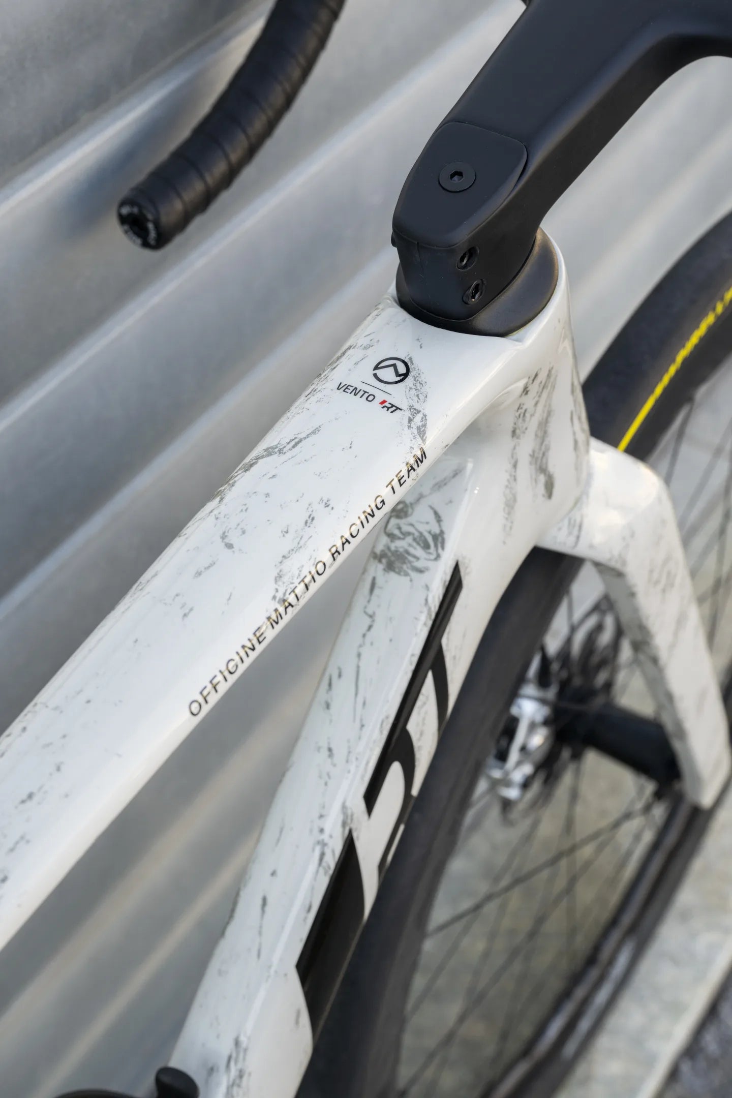 Officine Mattio Vento RT aero carbon frameset — official gallery view